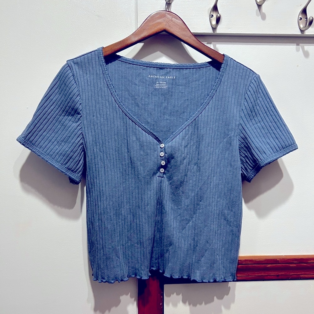 American Eagle Outfitters Women's Blue Ribbed Top